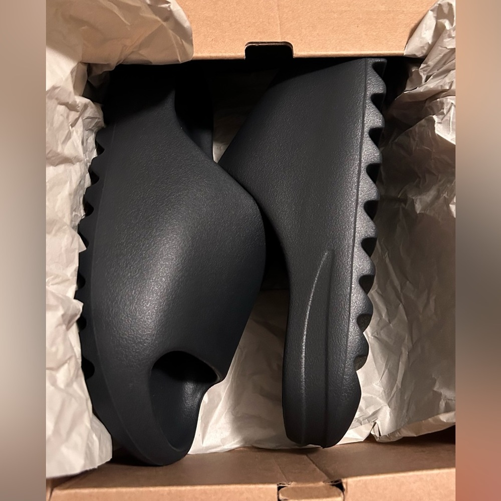 Yeezy adidas slide onyx size 13